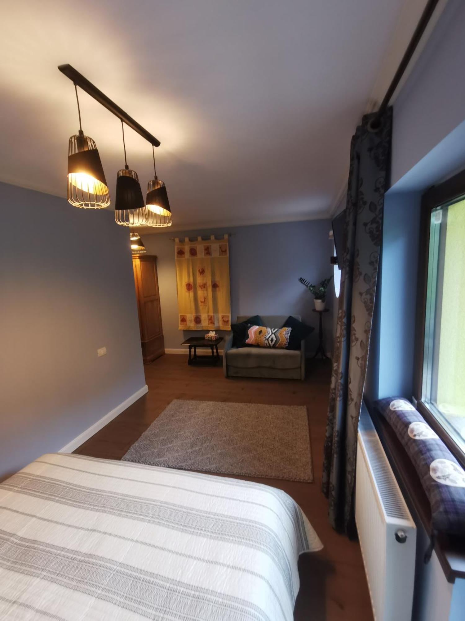 Yellow House Bran  Bagian luar foto